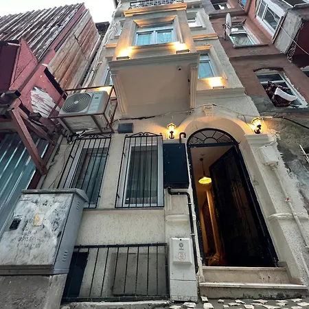 Ξενοδοχείο με διαμερίσματα Taksim Nacre 360 3*